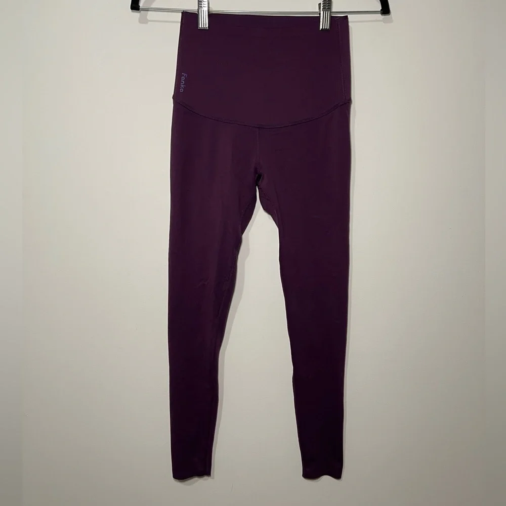 Fanka Deep Purple Reversable body sculpt High Rise Leggings in XS-S - Picture 9 of 12